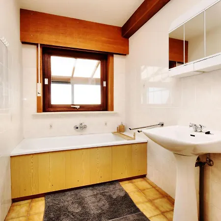Cosy In Nadrin With Private Terrace