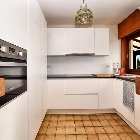 In Nadrin With Private Terrace Vakantiehuis